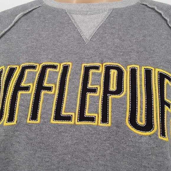 Harry Potter Universal Studios Hufflepuff Unisex Sweatshirt Size XS/S - Picture 2 of 7